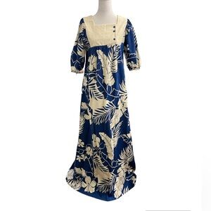 Vintage 70s Hilo Hattie Hawaiian Floral Mumu Dress